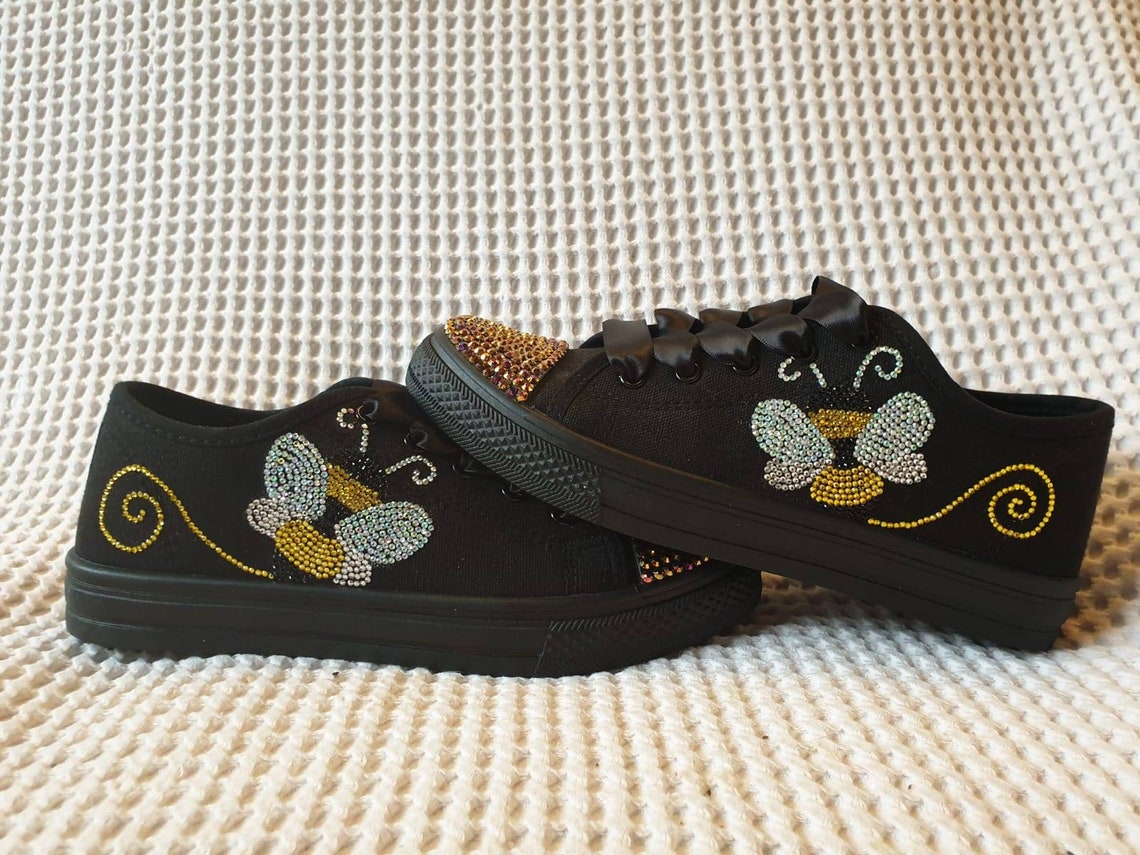 nike shoes that close themselves