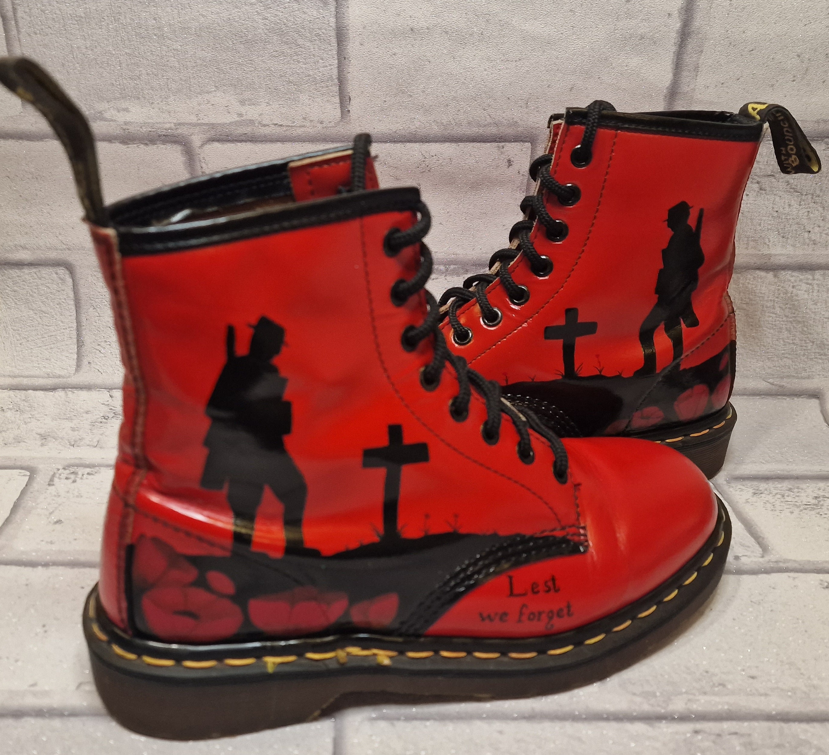アート・デザイン・音楽 40th anniversary Dr.Martens archive book Dr Martens in Nine Inch Nails album anniversary collab