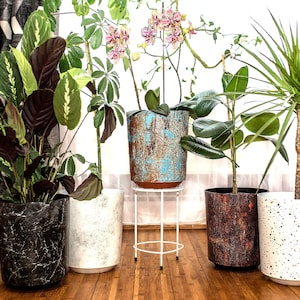 Plant Pots Indoor Outdoor Solo Original Decor Design Flower Home Garden Planter Plastic Rusty Finish