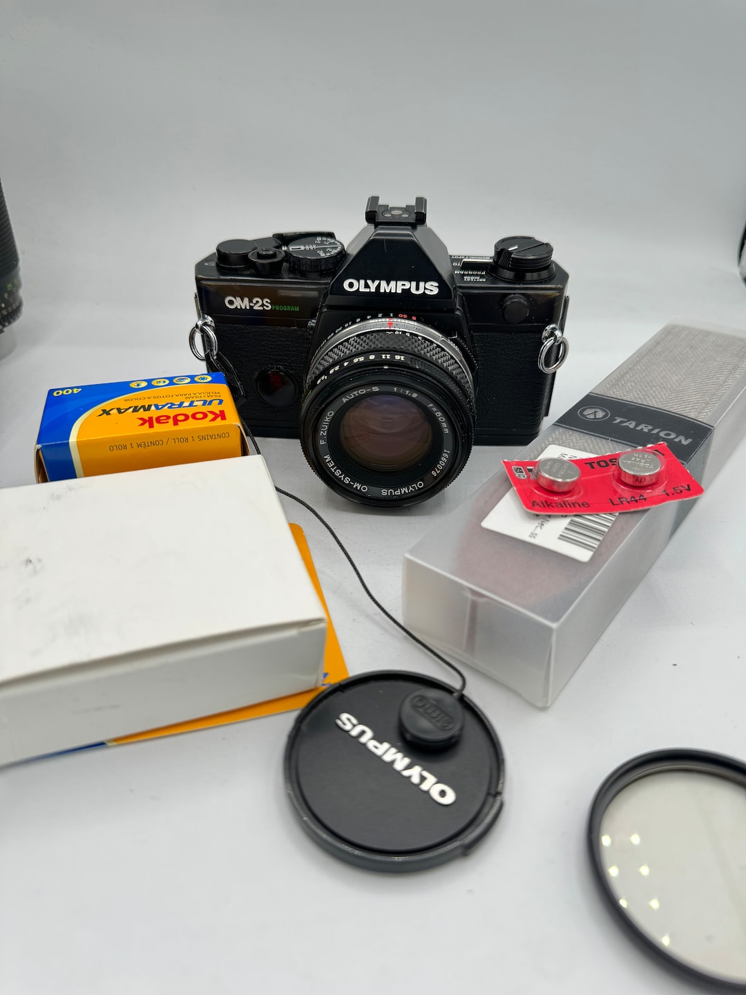 Olympus om-2s program SLR Camera W/ Samyang F:28 70mm Lense