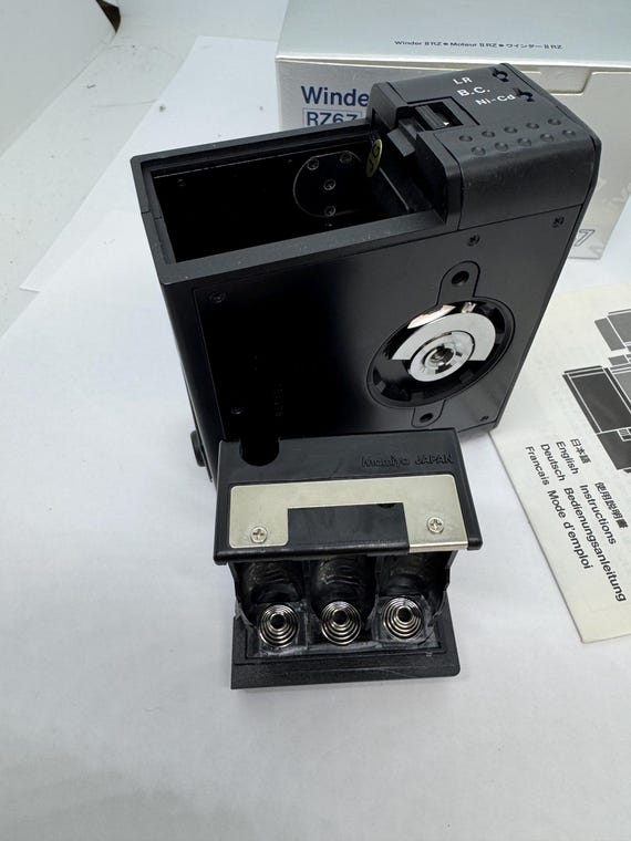 Mamiya RZ67 Winder II RZ Mint in Box With Manual 90 Day Warranty