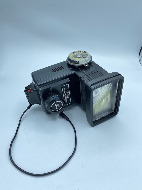 Vivitar/デジタルバウンスフラッシュ(i-TTL)(Nikon SB-400と互換性あり)。 Vivitar Digital Concepts Slave Flash w&frasl; Bracket For Digital Camera