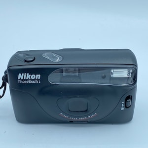 Nikon NiceTouch 2 35mm compact film camera w/35mm macro lens excellent condition 90 day warranty!