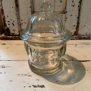 Vintage Apotheker Dose mit Henkel. Keine Chips oder Flohbisse. Neuwertig!