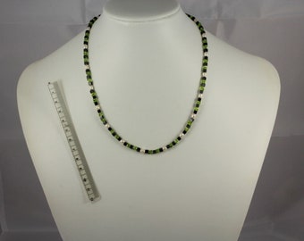 Kette aus Peridot, Süßwasserzuchtperlen und Hämatit, Länge: ca. 45 cm