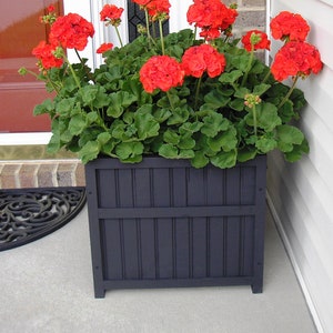 Planter  15"  Beaded Wainscot