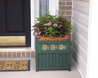 Planter 15"  Wainscot Daisy Planter