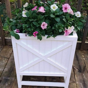 diy-planter-box-wooden-planter.jpg