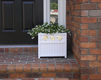 Planter  15"  Wainscot Shell Planter