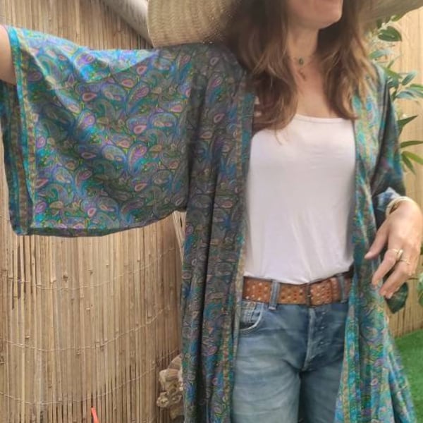 Kimono en soie/kimono femme/ robe kimono/kimono sari indien/kimono vintage/fait main/bohème/idées cadeaux/cadeau de noël/kimono d intérieur