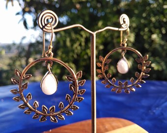 Boucles d'oreilles en laiton et pierres de lune