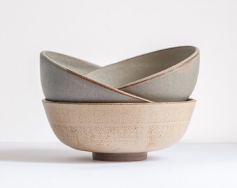 Blumen Pinellia Japanese-style Blue Ceramic Bowl Creative Home Cutlery Ramen Retro Soup Bowl Rice Bowl 700ml… Blumen Pinellia Japanese-style Blue Ceramic Bowl Creative Home Cutlery Ramen Retro Soup Bowl Rice Bowl 700ml…