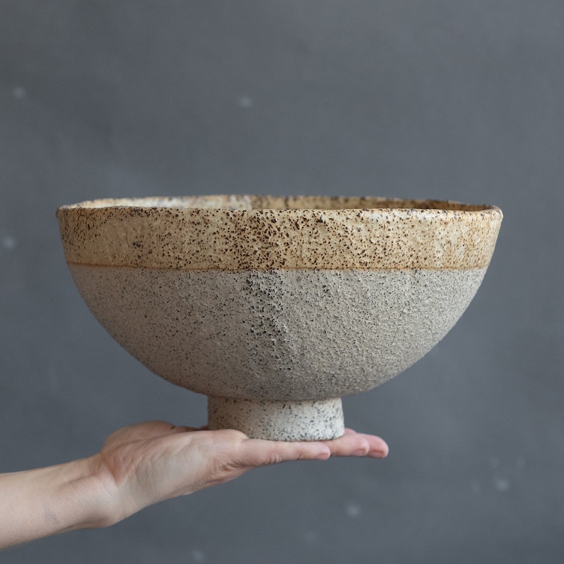 in STOCK big ceramic FRUIT BOWL vase in warm beige in wabi-sabi style for everyday in minimal design, stoneware, handmade ceramic image 3