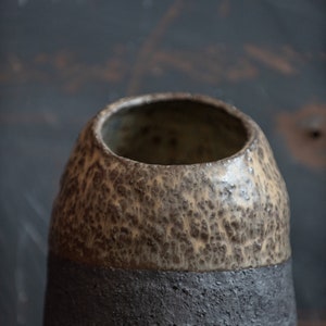 IN STOCK Vase matt black & green fireclay in minimal style, hand built, for light or dark interior, handmade ceramics, stoneware, waterproof image 4