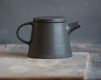 TO ORDER 18oz/550ml teapot for tea lovers and tea drinking in minimal modern style. Stoneware, matt glaze, handmade