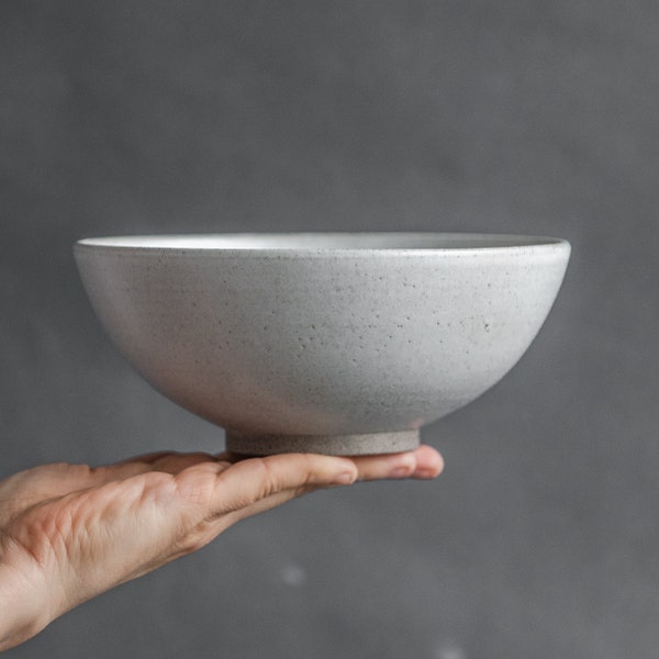 IN STOCK Versatile bowl 33oz/1000ml in matt white color, minimal design, stoneware, handmade ceramics, pottery, tableware, gray clay