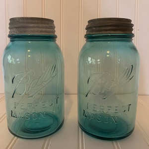 ONE Blue Ball Mason Jar, With Zinc Lid, Perfect Mason, Made around 1910, Antique Quart Jar, Vintage Blue Jar, Antique Decor, Blue Glass