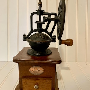 Vintage Cast Iron Coffee Grinder-Country Style Manual Coffee Mill-Working-Steam Punk-Cafe Core-Cottage Core-Carousel Grinding Wheel-Retro