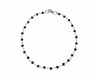 Cavigliera unisex stile rosario colore argento e cristalli neri. Realizzata a mano. Idee regalo.