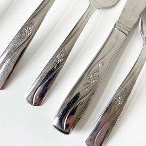 Sold Ind - Imperial USA IMI41 Stainless Steel Flatware - 1963 Vintage Mid Century Modern Flatware Set - Floral Daisy Pattern Silverware Set