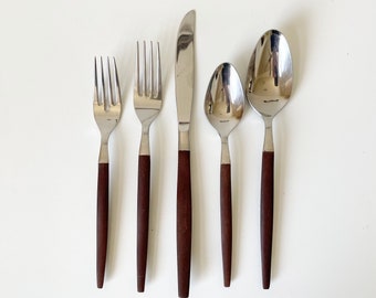 5 piece place setting Mid Century Modern Silverware, Ekco Eterna Canoe Muffin Flatware Stainless Steel & Faux Rosewood, Vintage 70s Flatware