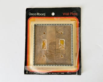 Placa de pared Vintage Deco Room American Tack & Hardware - Diseño de imitación de madera con borde de cuentas de peltre