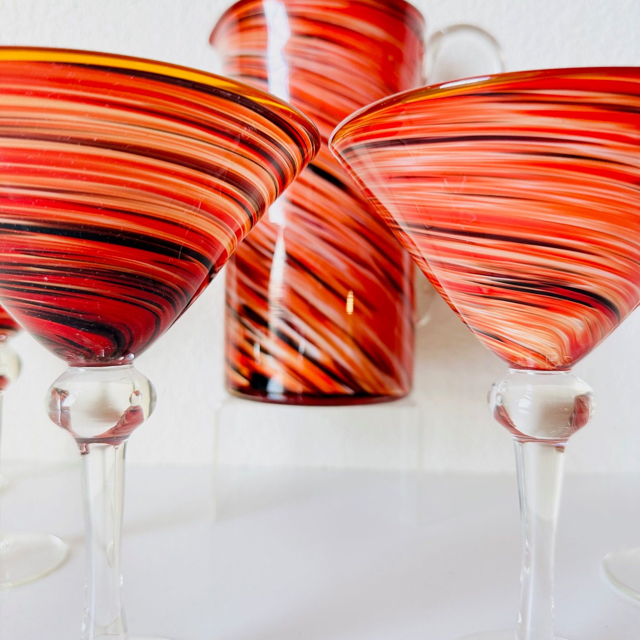 GOODS — Vintage Red Gradient Martini Glass