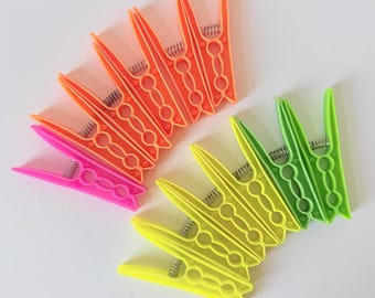 Vintage Plastic Clothespins - Set of 12 - Mid Century Laundry Clothes Pins - 3.25 in