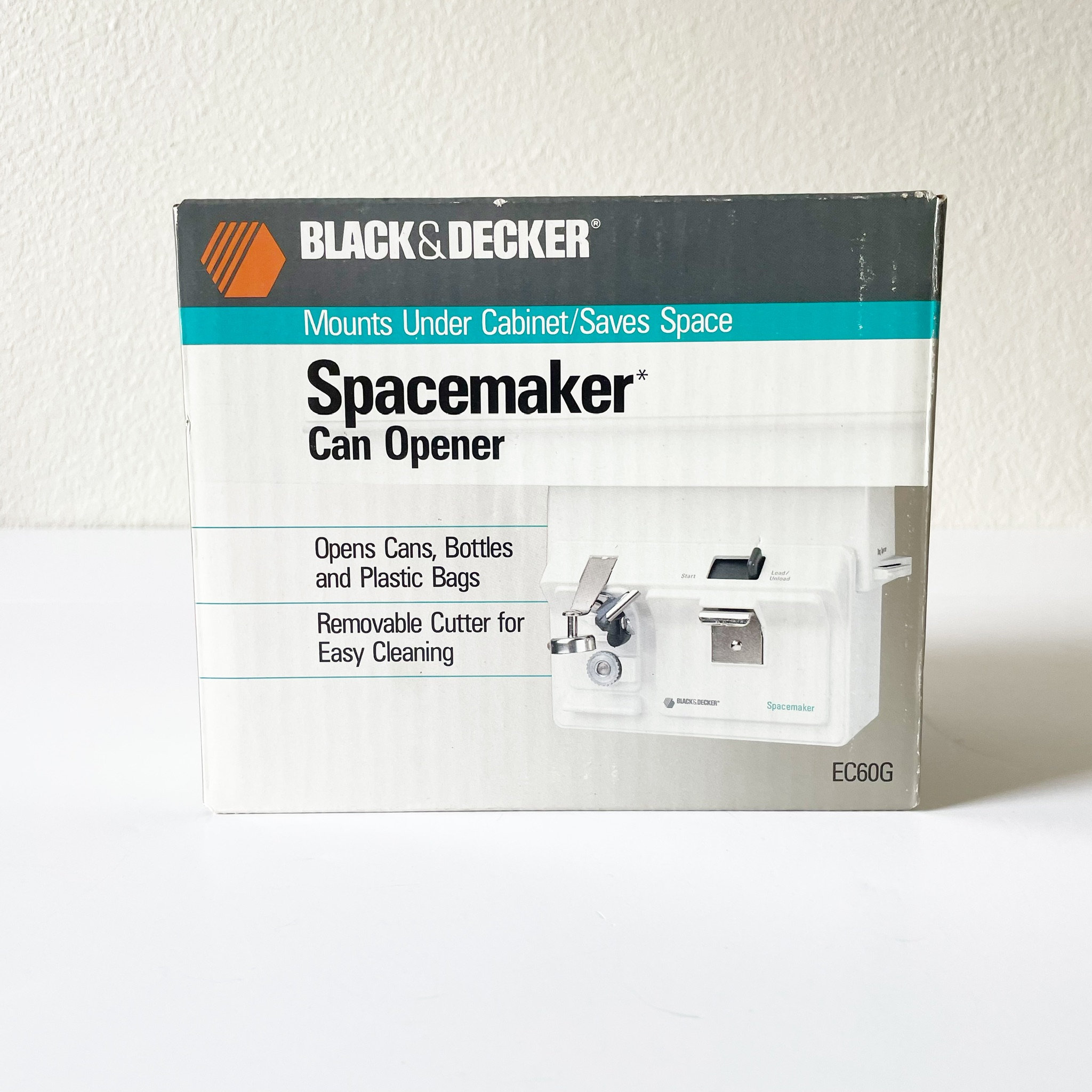 New Black & Decker Spacemaker Under the Cabinet Can Opener, Vintage Can  Opener, EC60G, Made in USA, White Can Opener 