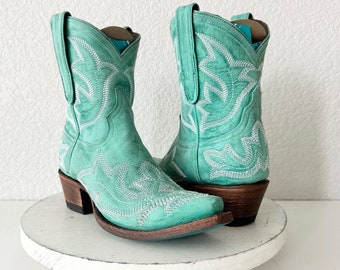 NEW Lane Saratoga Turquoise Cowboy Boots Womens Size 5.5 Western Style Snip Toe - Short Ankle Cowgirl Booties - Dress Cowgirl Boots