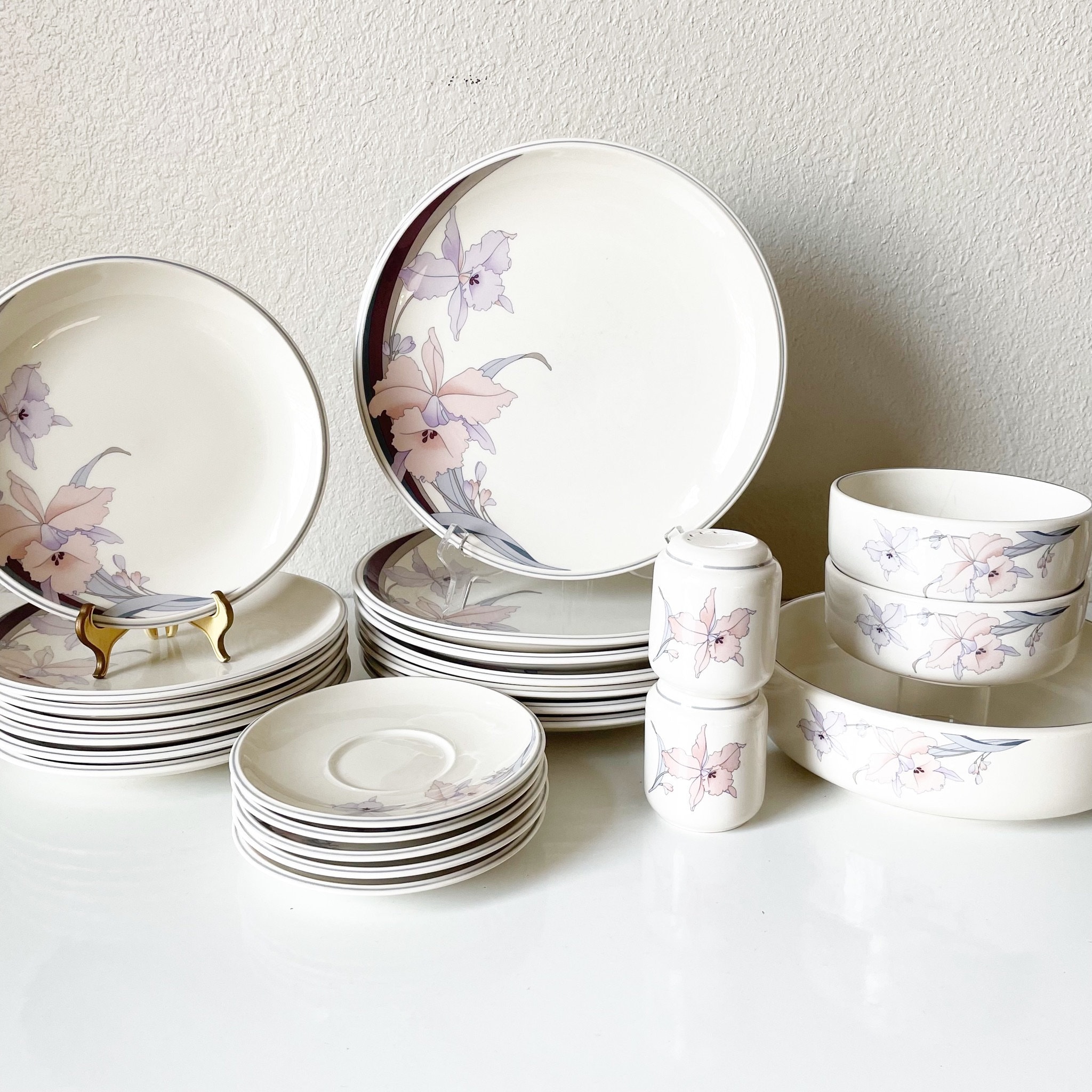 オールドノリタケ、里帰り品です。Old Noritake flower base Noritake California Dreaming Keltcraft Misty Isle Dinnerware