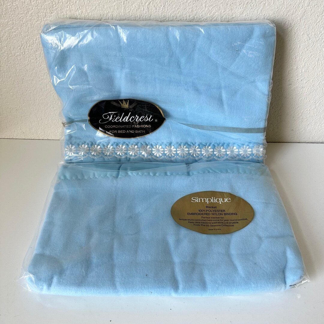 NEW Fieldcrest Twin Size Blue Polyester Blanket With Nylon Trim 66 X 90