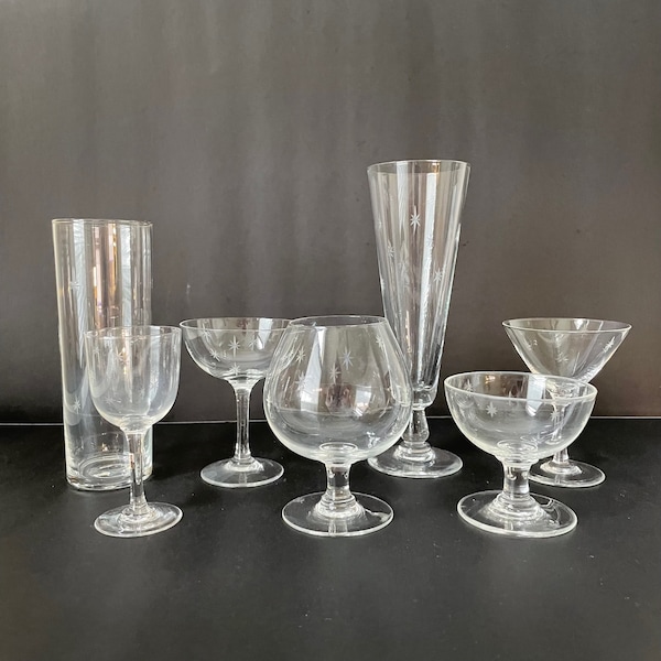 60s Atomic Starburst Drinkware Glasses, Mid Century Modern Stardust Barware, MCM Starburst Cocktail Glassware, Star Etched Vintage Glasses