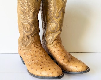 Botas de cowboy vintage em avestruz - Tamanho masculino 10 - Botas Tony Lama em couro de avestruz com penas integrais e bico redondo.