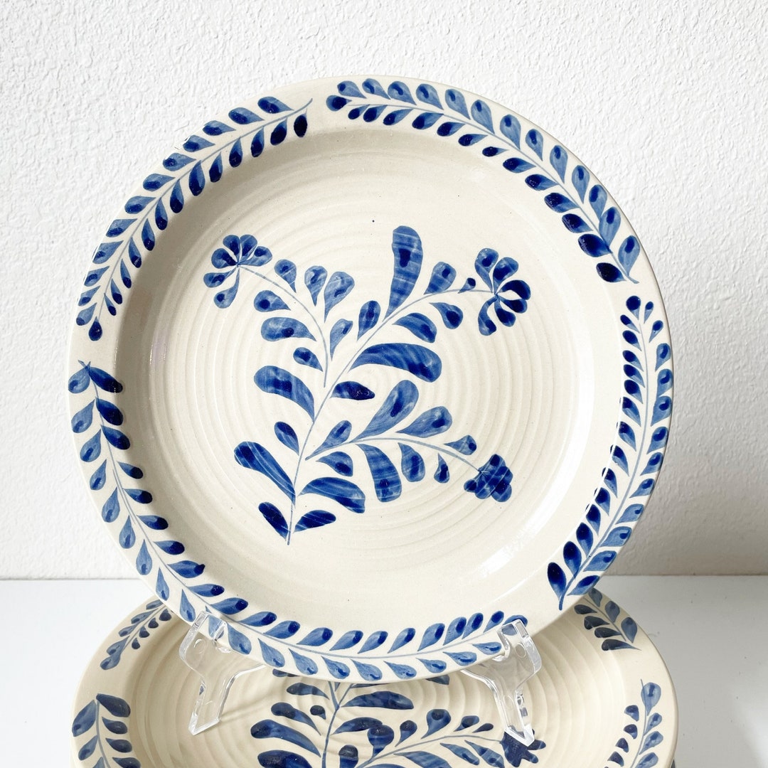 ONE Cracker Barrel Blue Stoneware Dinner Plate 11 Cobalt Blue Floral