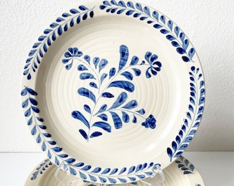 Cracker Barrel Blue Stoneware Dinner Plate 11” - Cobalt Blue Floral Vine Earthenware - 90s Vintage Farmhouse Cottagecore Pottery Plates