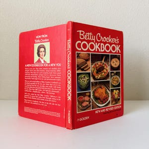 1975 Vintage Betty Crocker&#39;s Hard Cover Cookbook New & Revised Edition, Collector Cookbook Microwave Recipes, Old Mid Century Modern Recipes