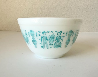 Vintage Pyrex Amish Butterprint Mixing Bowl - Turquoise Amish Pattern - 1.5 QT
