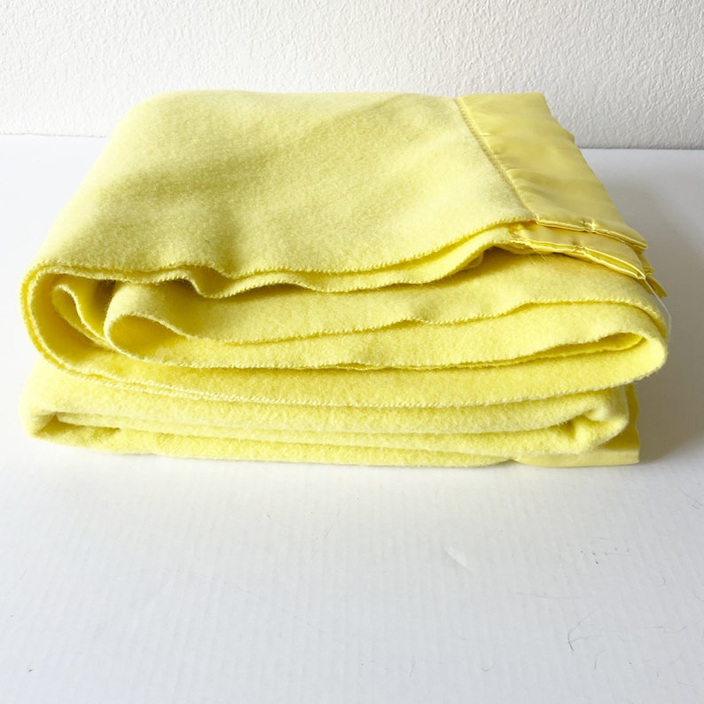 Vintage Fieldcrest Acrylic Blanket with Nylon Trim Yellow Etsy