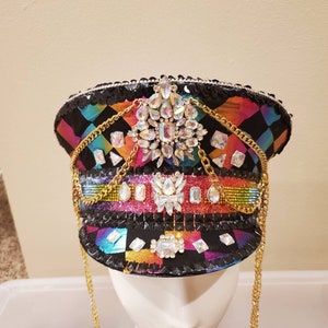 Rainbow shine with chains hat