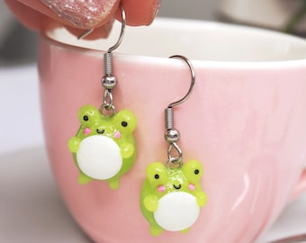 Orecchini a forma di rana carina/Orecchini a forma di rana kawaii/Orecchini Cottagecore/Regalo per gli amanti delle rane/Orecchini stravaganti/Orecchini divertenti/Gioielli a forma di rana/Orecchini carini