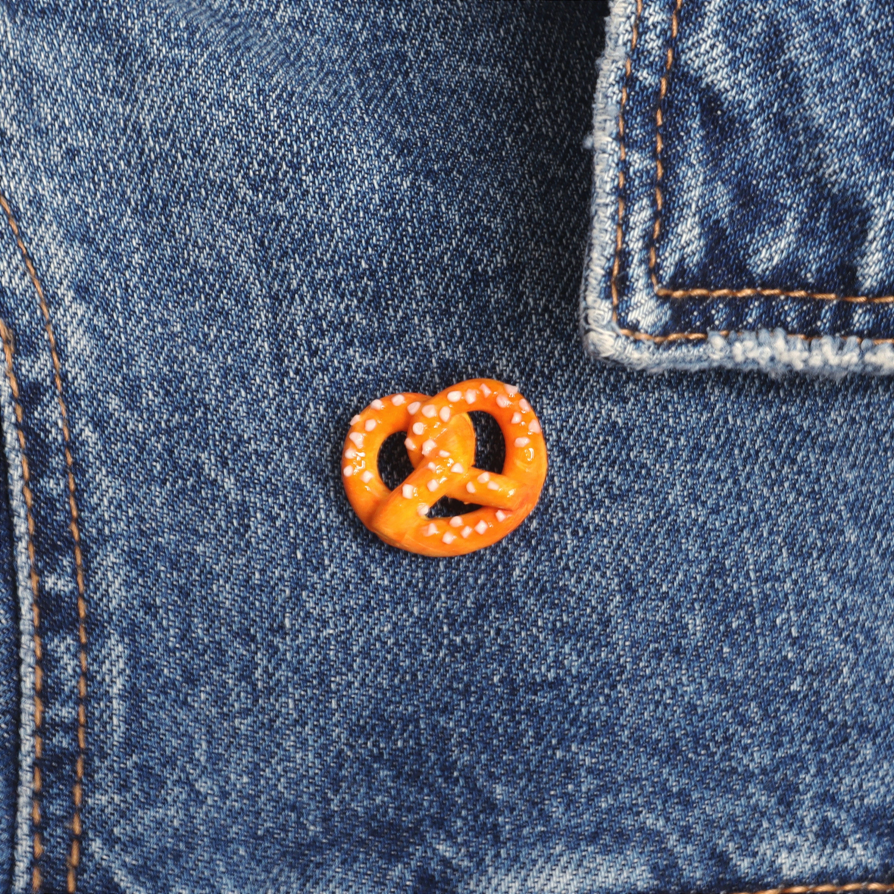 Salted Pretzel Pin/ Food Pin/Bakery Pin/Pretzel Lover Gift/Food Jewelry/Cute Pin/Foodie's Pin/Pretzel Gift/ Pretzel Jewelry/Funny Pin