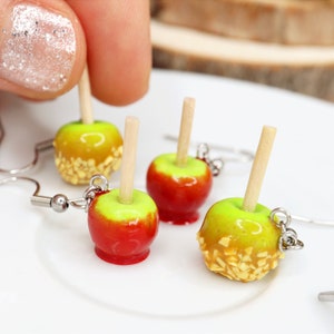 Pendientes de manzana acaramelada/Pendientes de manzana de caramelo/Pendientes de Halloween/Pendientes de otoño/Pendientes de comida/Joyas divertidas/Joyas de Halloween/Pendientes de caramelo