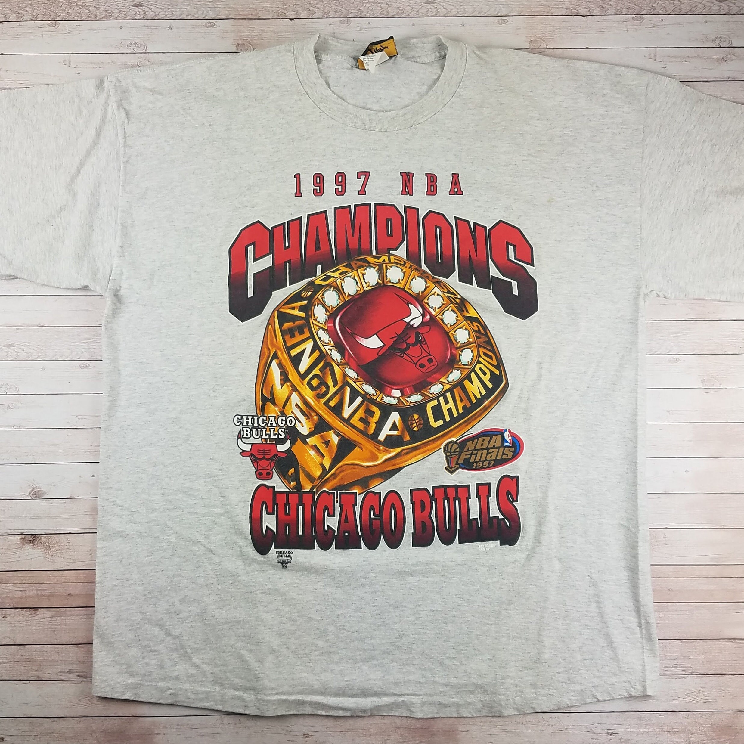 Vintage Chicago Bulls 1997 NBA World Champions Locker Room T-Shirt and Hat