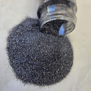 Mezcla de purpurina metálica ultrafina de poliéster con efecto plomo - Gris brillante Plata oscura Suministros para manualidades 2 oz Agitador para vasos Uñas de resina imagen 4