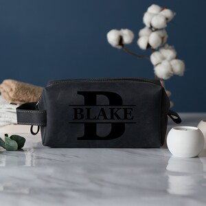 Borsa da toilette in pelle personalizzata da uomo Dopp Kit in pelle, Borsa per accessori per uomo, Regalo di anniversario per lui Regalo di laurea, Regali dello sposo