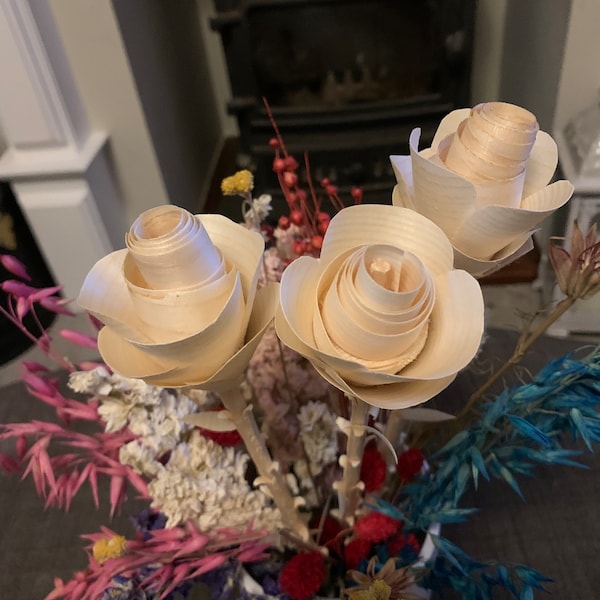 Hand made Wooden Roses / Anniversary gift / valentines gift / unique proposal / bridal bouquet / romantic gift / romantic Christmas present