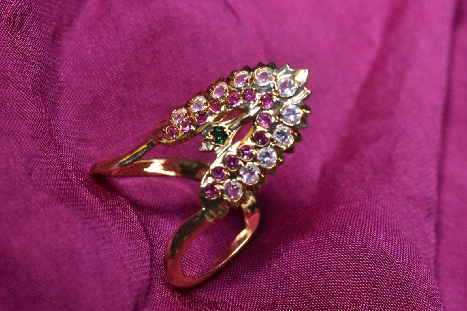 Reflective Floral 22K Gold Vanki Ring – Andaaz Jewelers
