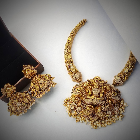 Antique lakshmi jewellery deals