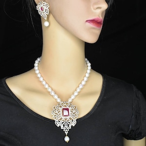 Natural Pearls Mala With locket With Sparkling Shine Stones/Diamond jewelry/Locket Earrings/Pendent Necklace/Diamond Locket